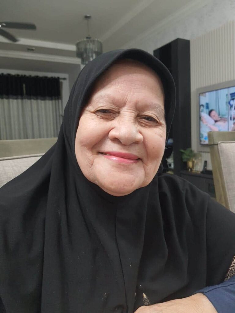 Terharu sangat terima mesej dari sahabatku Rohaliza Hamzah yang memakaikan bedak…