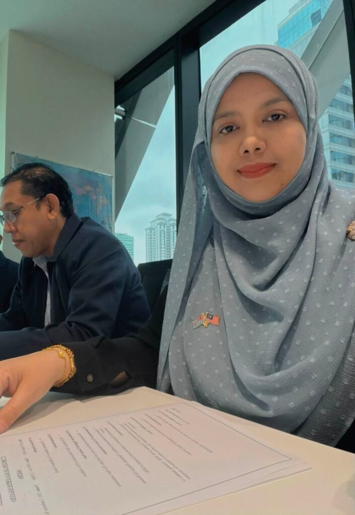Mesyuarat Malaysia-Fiji semalam. Siapa nak ikut saya pergi Fiji? . Boleh daftar …