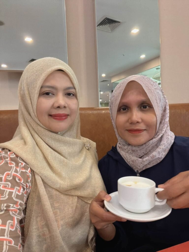 Sahabatku Prof. Madya Dr. Aznah (mesra disapa Nana) pertama kali mencuba skin ca…